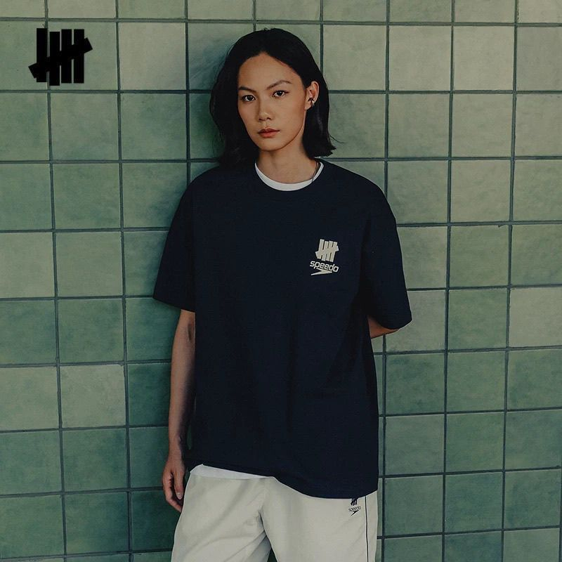 Streetwear Brand Undefeated - UNDEFEATED Unisex Ortak Markalı Kısa Kollu